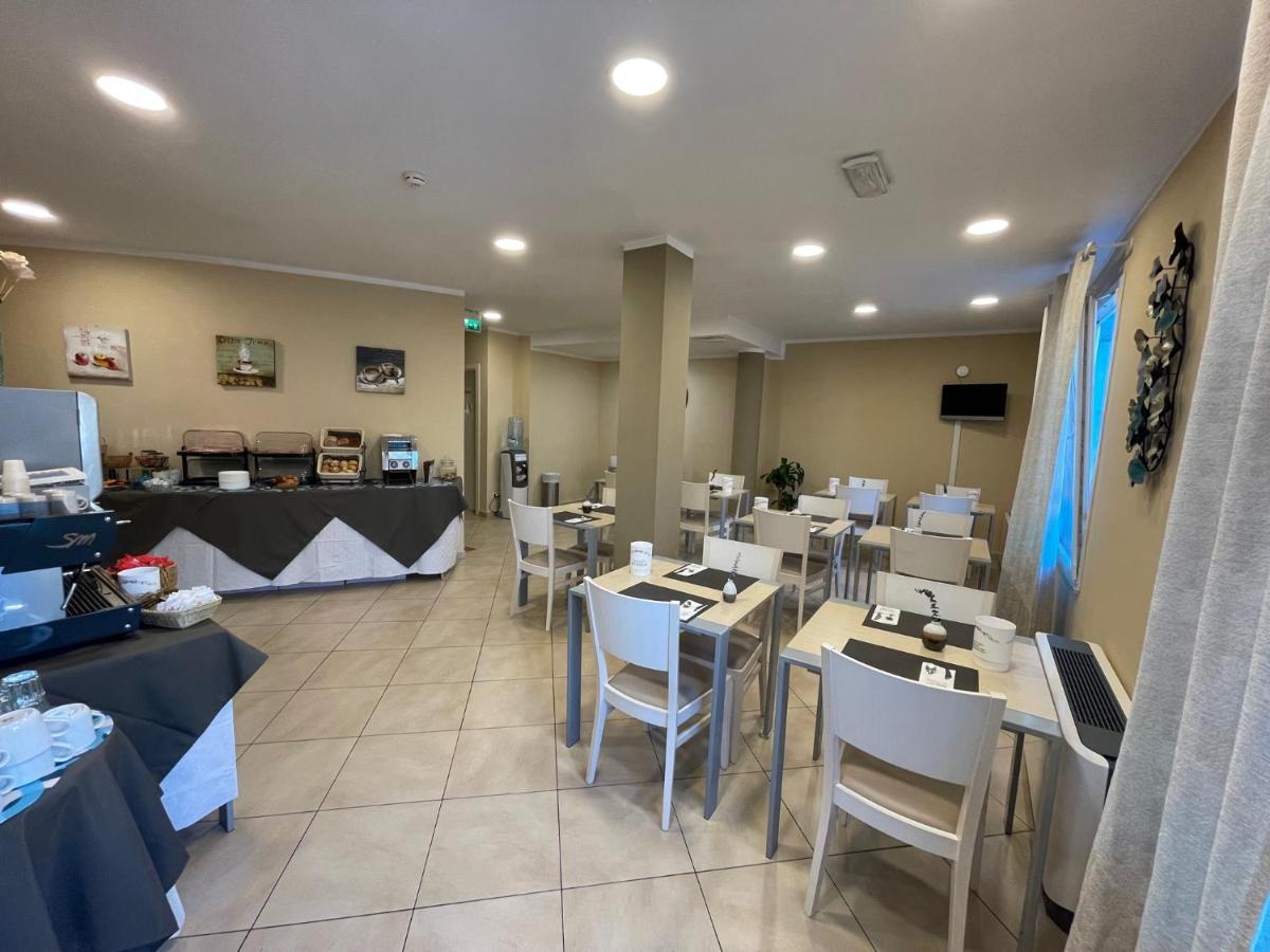 Hotel-Residence-B&B Le Dune Beach Service Included Lido Adriano Εξωτερικό φωτογραφία