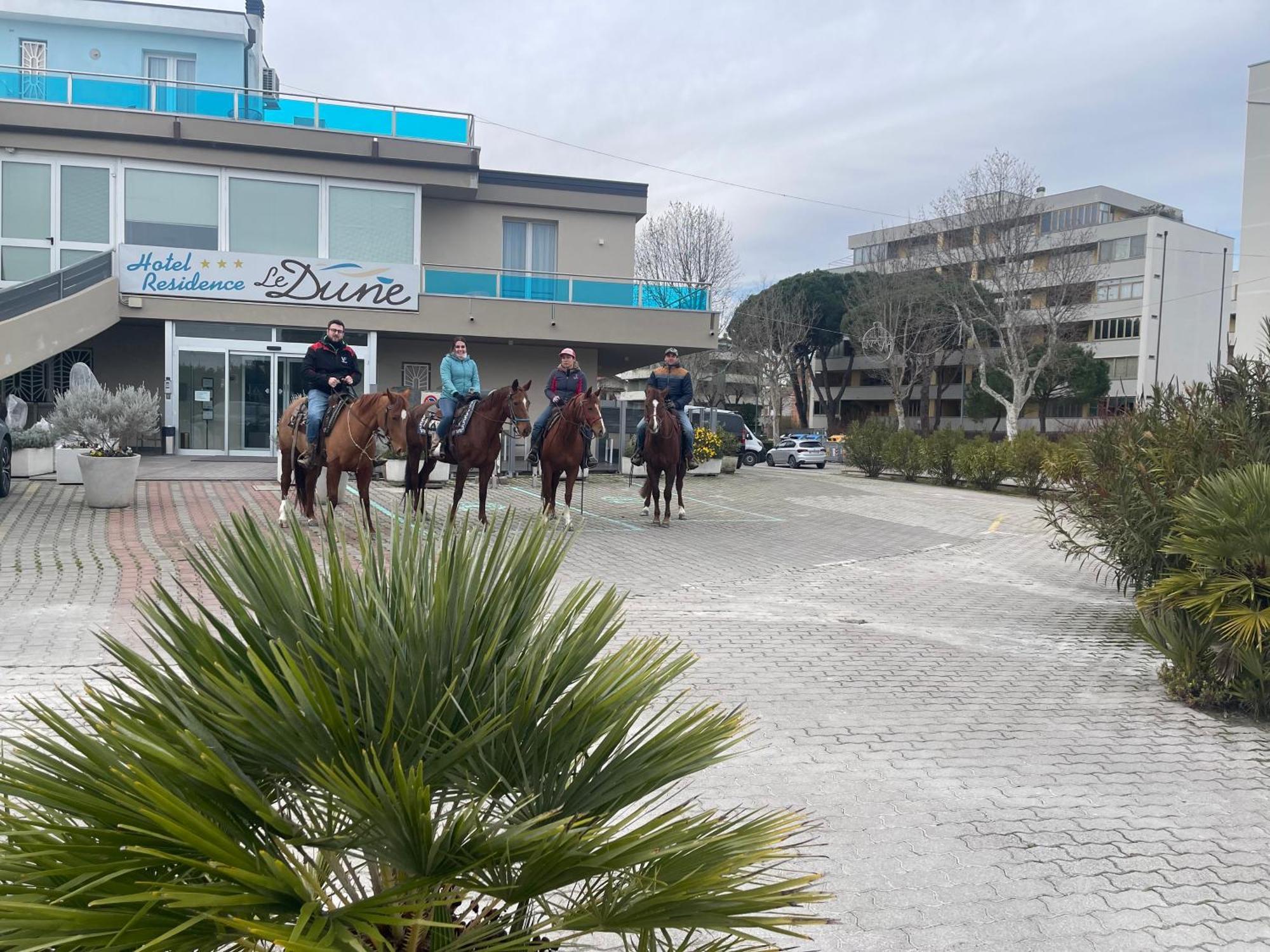 Hotel-Residence-B&B Le Dune Beach Service Included Lido Adriano Εξωτερικό φωτογραφία